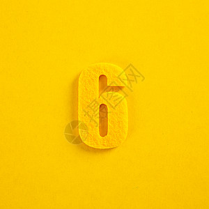 黄色背景的多彩数数字数学学校字体符号图片