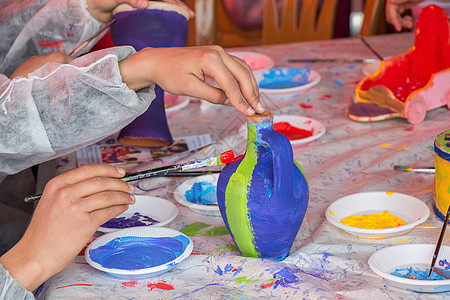 装饰手工制作陶土陶器的幼儿学校童年创造力绘画艺术黏土孩子们学习孩子工艺图片