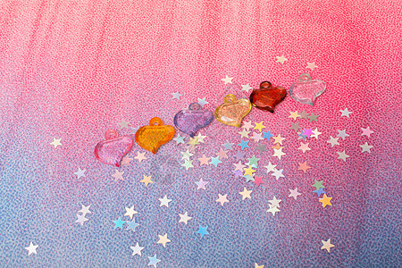 带有心形和小星星装饰的彩色珠子宝石孤独塑料卡片玻璃团体保健地面庆典边缘图片