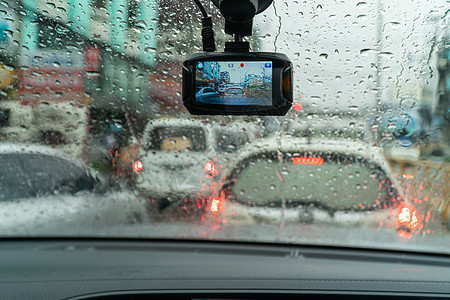 车内挡风玻璃上的雨滴 交通堵塞安全阻塞事故市中心旅行天气技术视频城市高峰图片