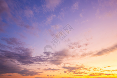 橙色天空背景纹理 白云日落阳光季节地平线晴天空气金子戏剧性自由天气天堂图片