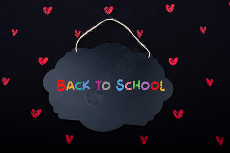黑讲话泡影形状的布告牌和红色心脏广告牌推介会写作假期科学学校木板学生话框热情图片