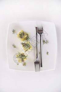冷冻油立方体迷迭香芳香叶子黄色厨房饮食绿色蔬菜食物图片
