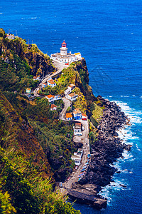 葡萄牙亚速尔群岛圣米格尔岛 Nordeste 的灯塔的壮观景色 葡萄牙亚速尔群岛圣米格尔岛 Nordeste 附近的灯塔 Arn图片