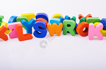 由木制成的字母立方字体孩子创造力玩具学校童年填字游戏幼儿园立方体图片