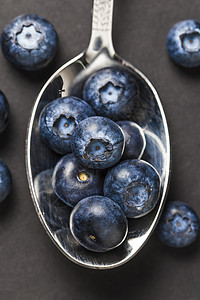 蓝莓甜点重量森林水果采摘饮食荒野季节性团体紫色图片