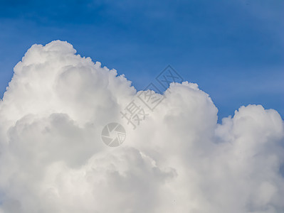 蓝天白云背景晴天臭氧空气环境阳光天气假期天空自由天堂图片