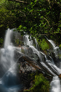 葡萄牙Frivela美丽的瀑布天堂溪流场景植被墙纸小路环境石头森林岩石图片