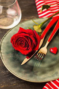 圣情人节概念午餐餐巾展示食物约会婚姻派对幸福礼物假期图片