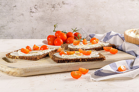 面包木头食品木板香料小吃饮食乡村蔬菜西红柿桌子图片