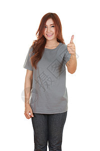 妇女穿着空白的T恤衫 举起拇指女士手势女孩女性微笑衬衫学生手指快乐灰色图片