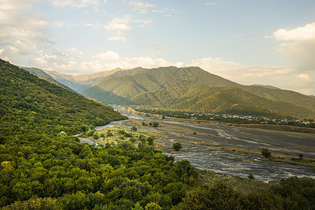 靠近Kvareli的高加索山脉绿色水流景观调子国家爬坡乡村日落太阳场地图片