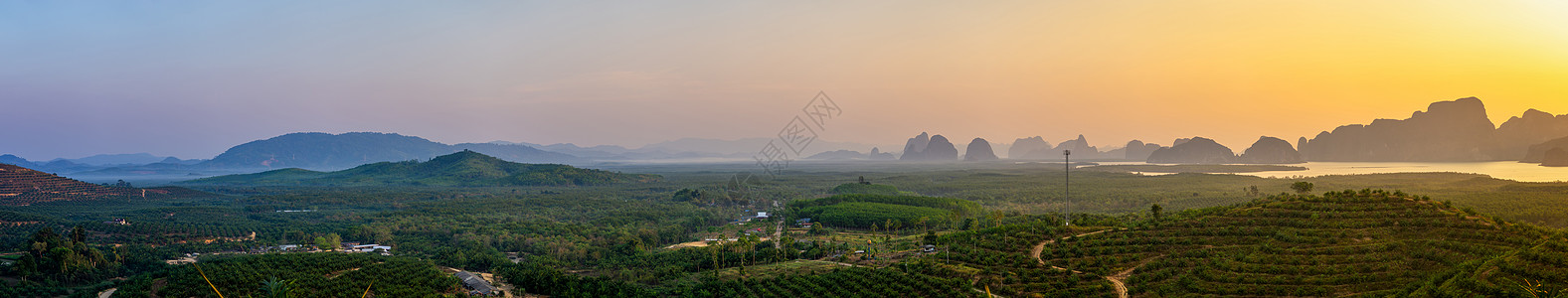 山海全景日出 — 泰国攀牙府图片