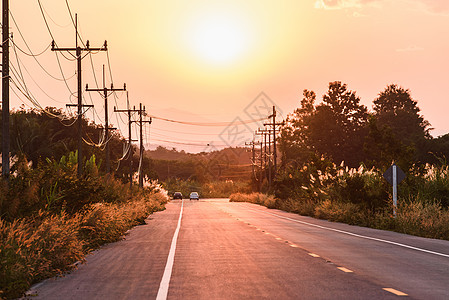 沥青路的日落戏剧性天堂运输自由速度交通路线风景街道旅行图片
