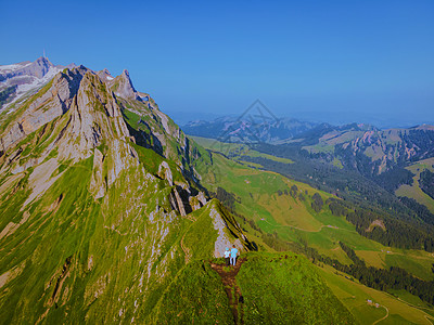 瑞士阿彭策尔阿尔卑斯山脉雄伟舍夫勒峰的陡峭山脊农村观光悬崖踪迹岩石顶峰自由假期夫妻山脉图片
