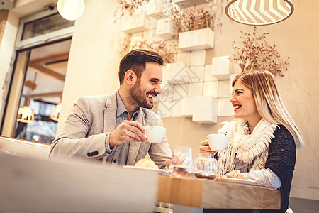 一起享受分手的快乐职员经理伙伴早餐夫妻水平商务成功微笑战略图片