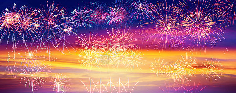 黑色天空彩色烟花摘要 庆祝活动和周年纪念概念以及背景自由展示纪念日假期新年派对火箭生日节日图片