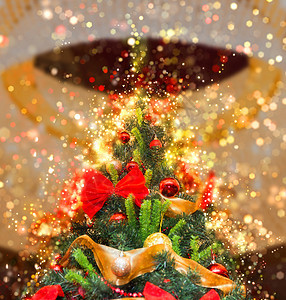 长着色的高山圣诞树光泽背景风格传统季节珠子火花礼帽灯光金子图片
