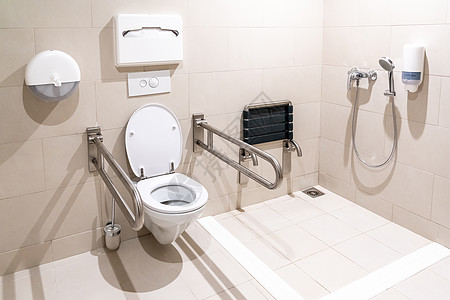 带特殊设备的残疾残疾人公共厕所图片