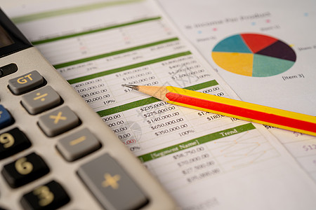 图表或图表纸上的笔记本 财务 账户 统计和商业数据概念图片