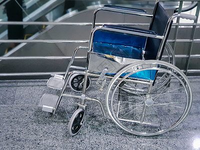 医院里空的轮椅护理门厅车辆诊所疾病卫生帮助座位残障医疗图片