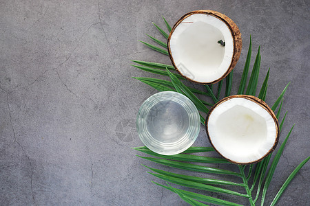 盘子上椰子和椰子水的一小片新鲜椰子和玻璃食品减肥食物水果纤维热带黑色图片