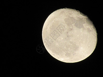 玉石拍摄图片月亮在黑夜的天空上特写 通过电视摄影机拍摄天文学满月月球辉光背景亮度望远镜陨石宇宙行星背景