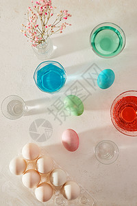 复活节鸡蛋以彩色玻璃染色艺术水彩蓝色假期白色包装剪纸粉色创造力刷子图片