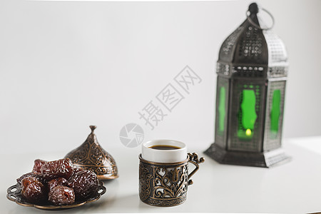 土耳其咖啡与糖果烛台 高品质美丽的照片概念图片