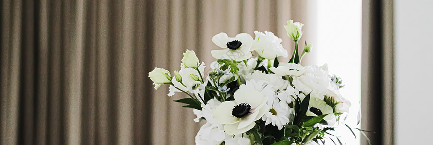 花瓶和家居装饰 豪华室内设计等花束花展示植物房子房间品牌奢华推广风格家具假期背景图片