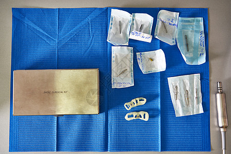 一套不消毒密封包装的牙科仪器组技术工作探测矫正蓝色工具办公室口腔科雕刻师治疗图片