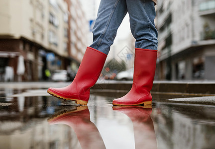 红色雨靴街 高品质照片图片