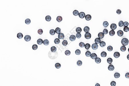 在白色背景上被孤立的美味蓝莓叶子营养饮食食物甜点浆果水果覆盆子宏观蓝色图片