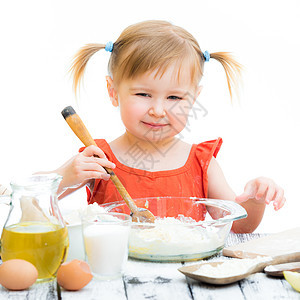 女婴婴儿烘烤乐趣孩子烹饪食物面团面粉厨师孩子们厨房女孩图片