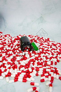 白色背景红白胶囊瓶 维生素 药物或药物背景 健康 医疗和商业概念药剂药店营养疾病制药帮助化学品处方抗生素治疗图片