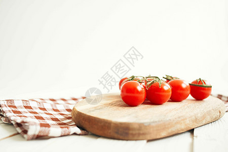 上方食用木板樱桃番茄有机视图图片