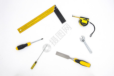 白色背景的一组黄色工具 以圆形顶视图显示 木匠工作表 木工平板建筑概念图片