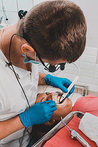 牙医用缩压器除去薄凝油塔和口腔卫生牙科氧化铝机器病人医生药品手套帮助女性工具图片