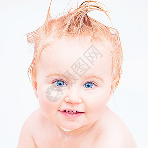 1岁幼女洗澡眼睛气泡婴儿浴缸孩子童年男生女性生活肥皂图片