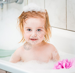 婴儿洗澡浴缸幸福浴室生活气泡女性孩子童年女孩快乐图片