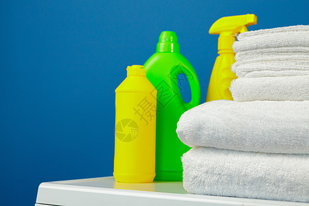 一瓶清洁液化水管洗衣机 室内房子家政洗衣店房间家务器具电气卫生烘干机织物图片