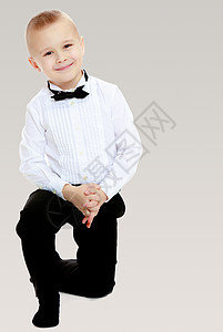 穿白衬衫领带的小男孩灰色商务童年男性学校青年套装衬衫人士白色图片