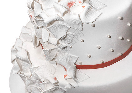 白色双蛋糕 装饰品以珍珠为形式 花叶或鲜花成型 特制图片