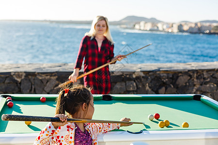 海边的桌球桌 家庭玩台球海滩生活水池奢华游戏运动数字风格闲暇房子图片