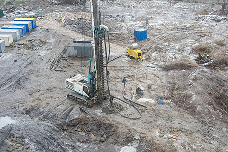 钻探 钻探 钻入地面的建筑钻井支撑挖掘机钻机钻头油田天空工作金属平地机土方图片