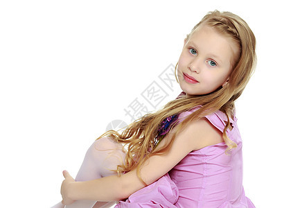 美丽的小女孩5 6岁女儿微笑女性卷曲幸福头发公主快乐童年工作室图片