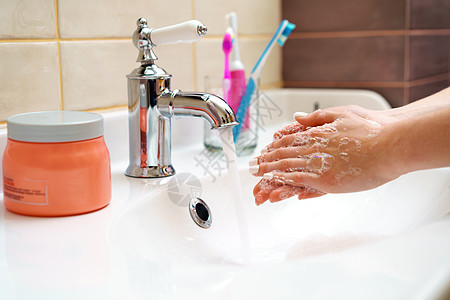 女人用紧闭的肥皂洗手清洁度皮肤细菌卫生泡沫女性发泡女士液体气泡图片
