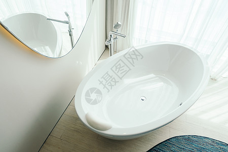 美丽奢华豪华的白色浴缸图片