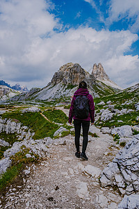 意大利多比亚科托布拉克 特伦蒂诺阿尔托阿迪或南蒂罗尔高山团体时间悬崖岩石登山山脉女孩顶峰旅行图片