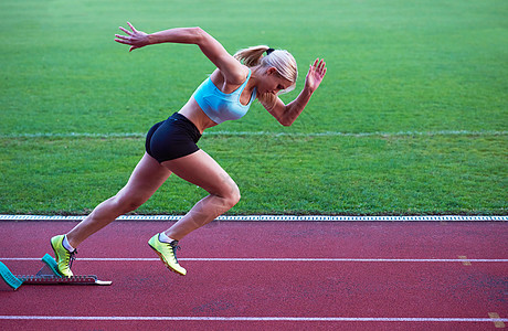 女性短跑车离开起始街区的像素设计运动蓝色女士生活肌肉插图运动员身体行动竞赛图片